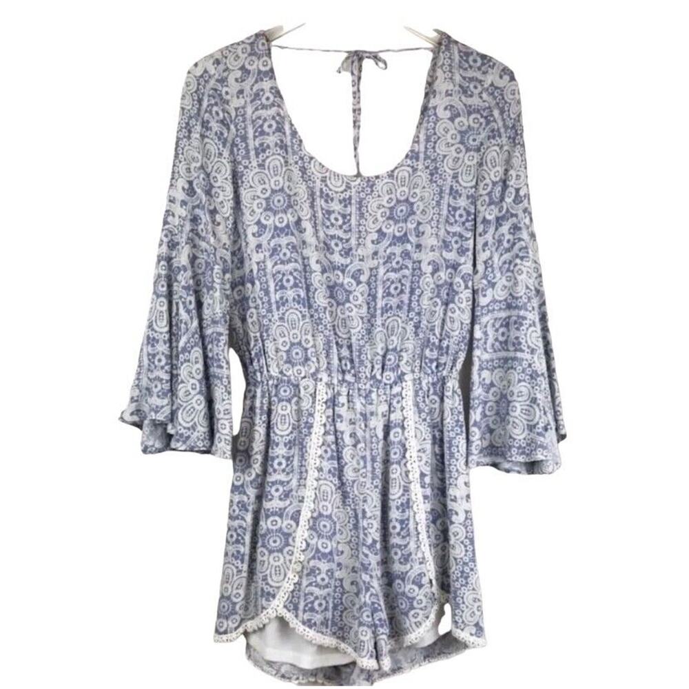 AQUA Boho Blue & White Paisley Lace Trimmed Bell Sleeve Romper Women's Size XS